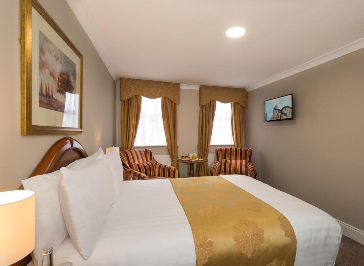 เดอะ รอยัล โฮเต็ล แอนด์ เมอริล เลชเชอร์ คลับ Hotel เบรย์ ภายนอก รูปภาพ