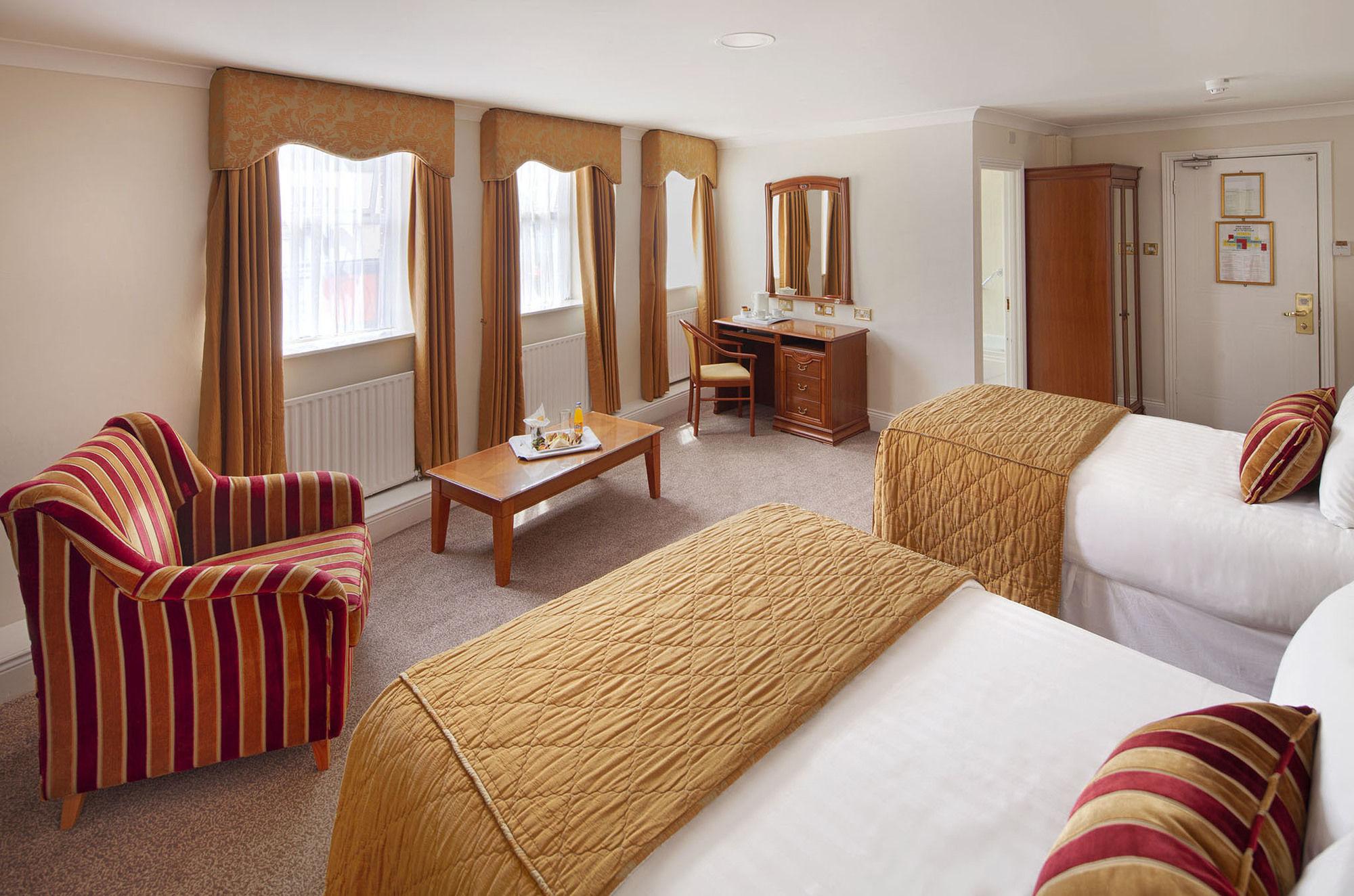 เดอะ รอยัล โฮเต็ล แอนด์ เมอริล เลชเชอร์ คลับ Hotel เบรย์ ภายนอก รูปภาพ