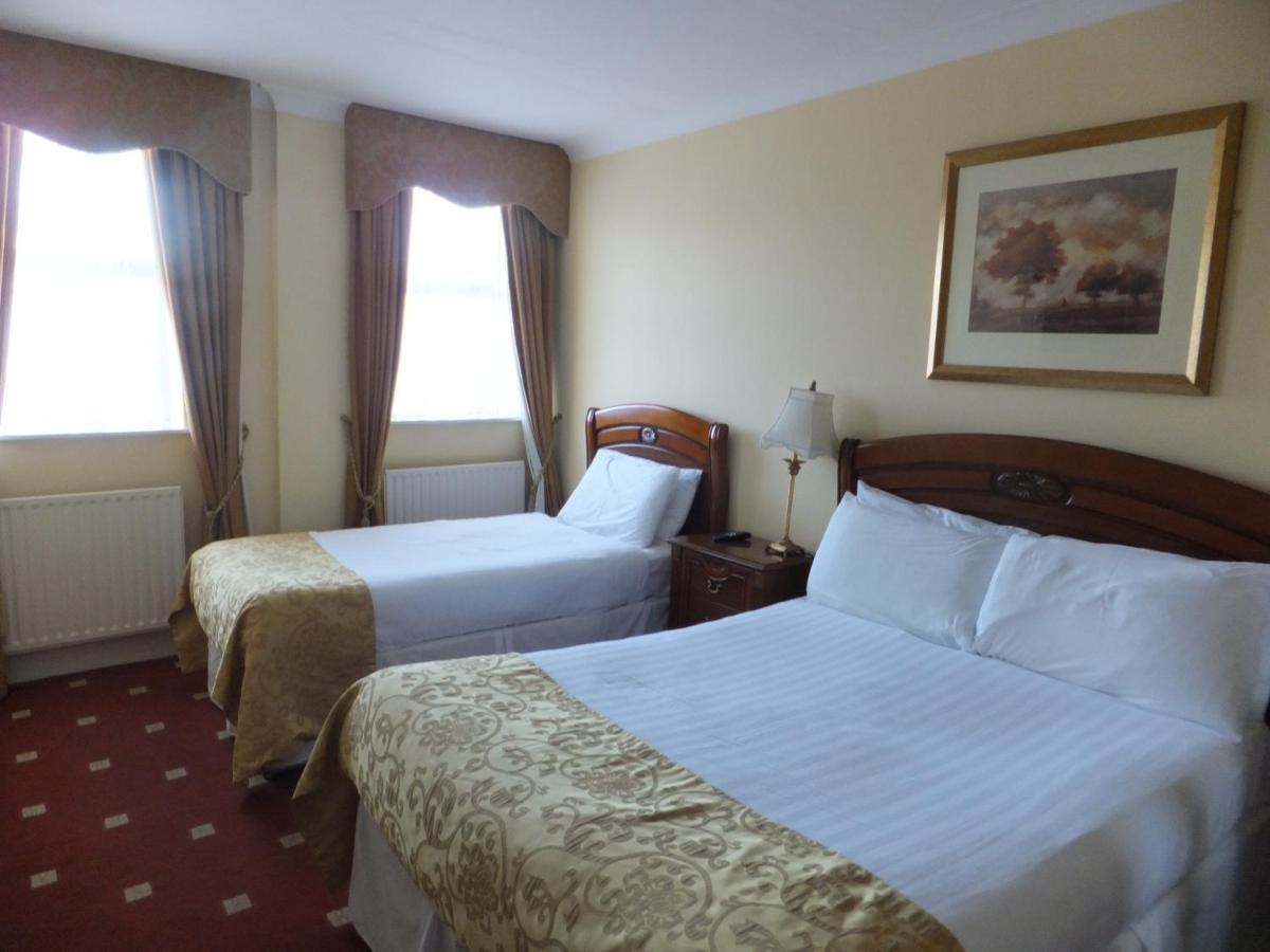 เดอะ รอยัล โฮเต็ล แอนด์ เมอริล เลชเชอร์ คลับ Hotel เบรย์ ภายนอก รูปภาพ