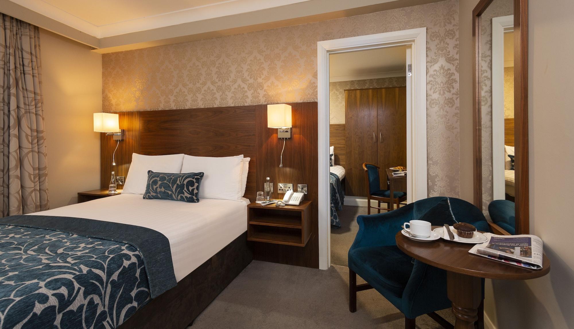 เดอะ รอยัล โฮเต็ล แอนด์ เมอริล เลชเชอร์ คลับ Hotel เบรย์ ภายนอก รูปภาพ
