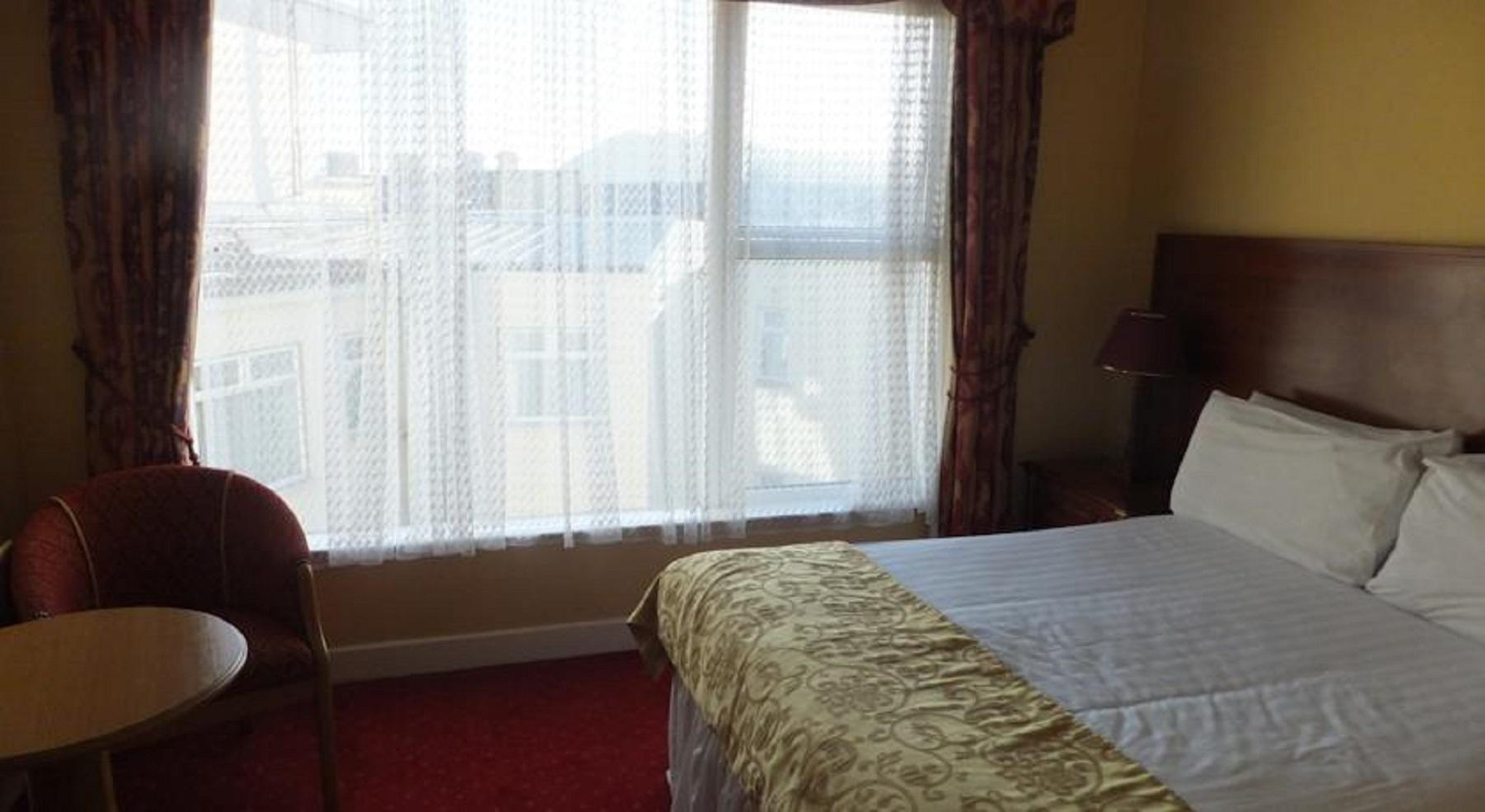 เดอะ รอยัล โฮเต็ล แอนด์ เมอริล เลชเชอร์ คลับ Hotel เบรย์ ภายนอก รูปภาพ
