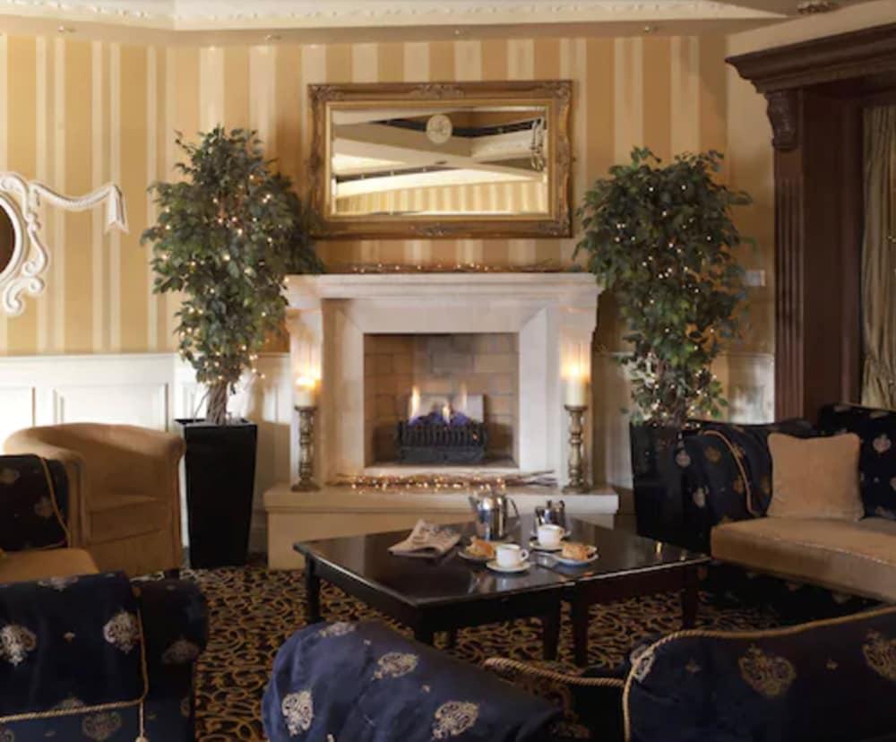 เดอะ รอยัล โฮเต็ล แอนด์ เมอริล เลชเชอร์ คลับ Hotel เบรย์ ภายนอก รูปภาพ
